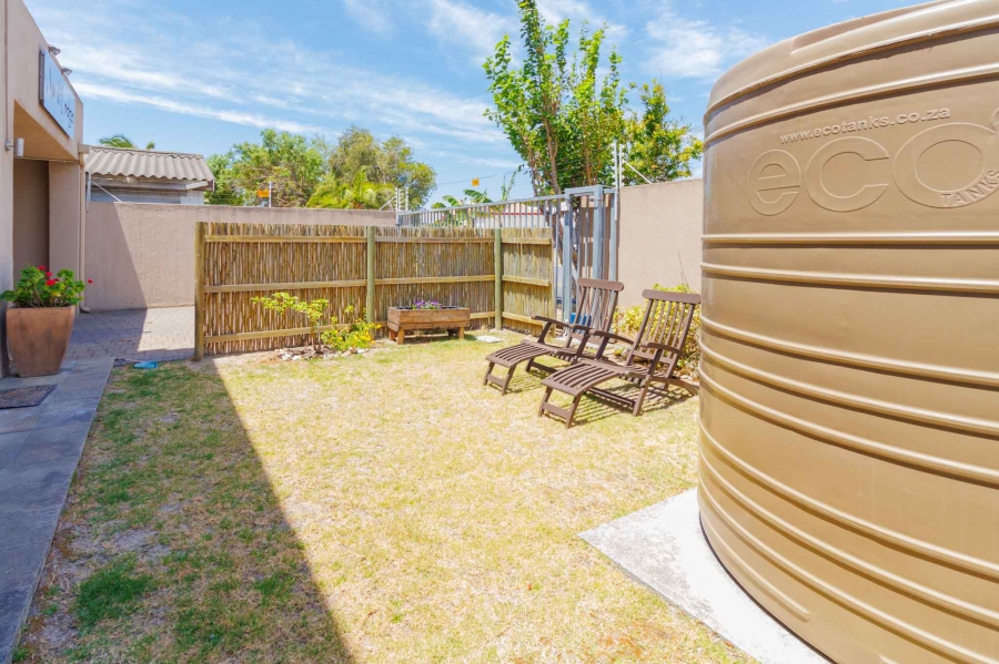 1 Bedroom Property for Sale in Table View Western Cape